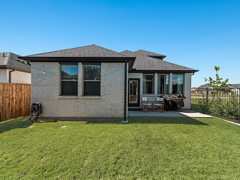 5011 Emerald Hill Dr — Photo 34