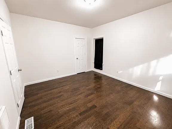 2 Bedrooms at 152 S 10th St #3, Newark NJ — photo 5