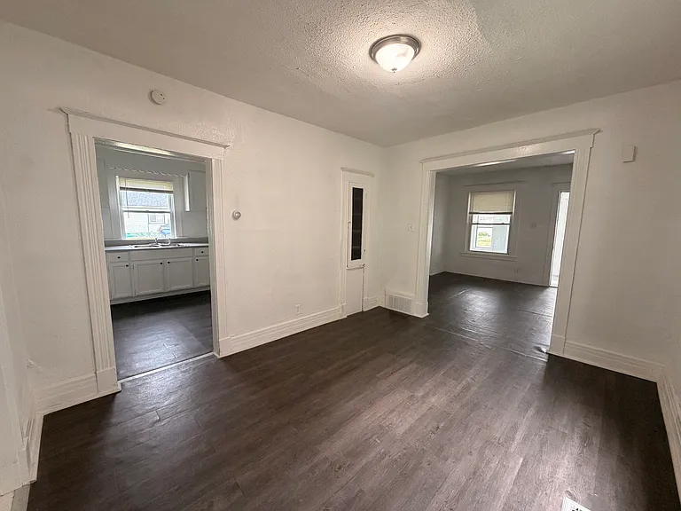 1821 Ridgewood Ave — Photo 6