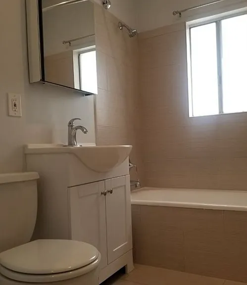 837 S Normandie Ave — Photo 7