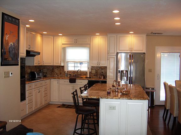 3rd image of 41 Dennis Ln