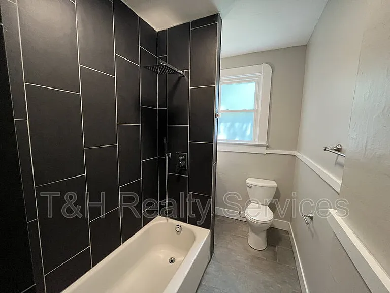 1123 Churchman Ave — Photo 16