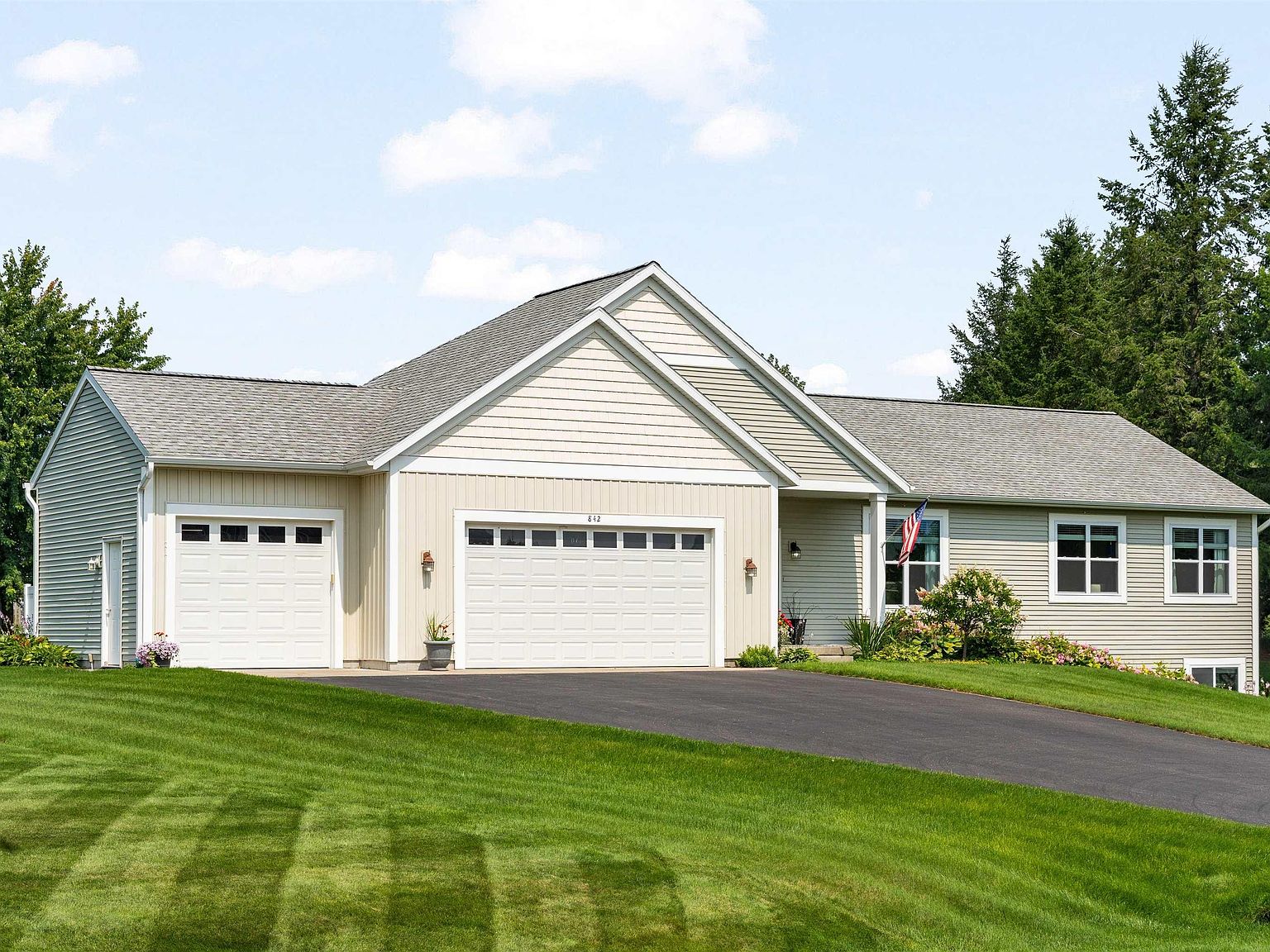 842 Jayrogers Ct, Traverse City, MI 49696 Zillow