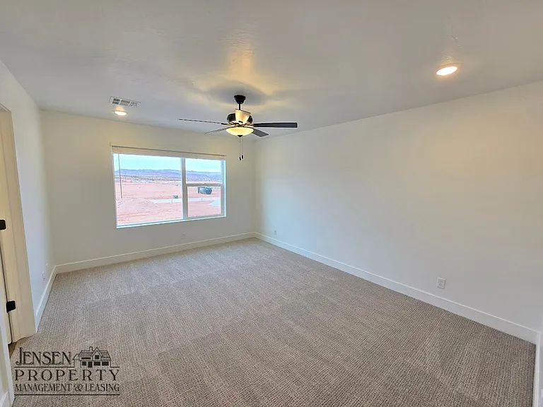 915 W Boxthorn Dr — Photo 16