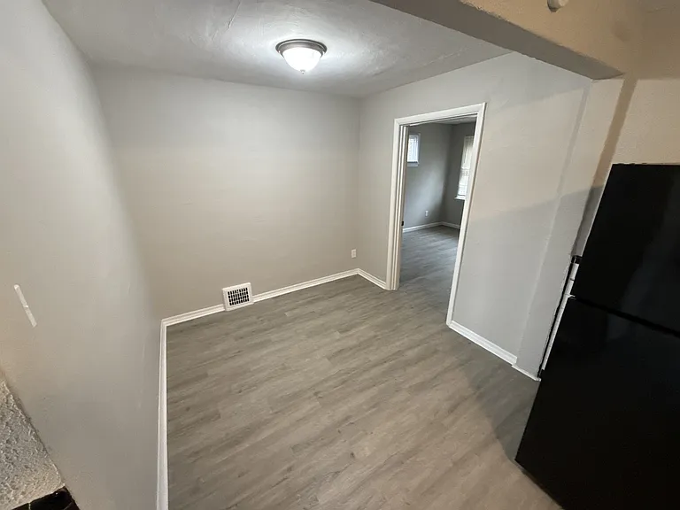 7441 Calvin Ave — Photo 10