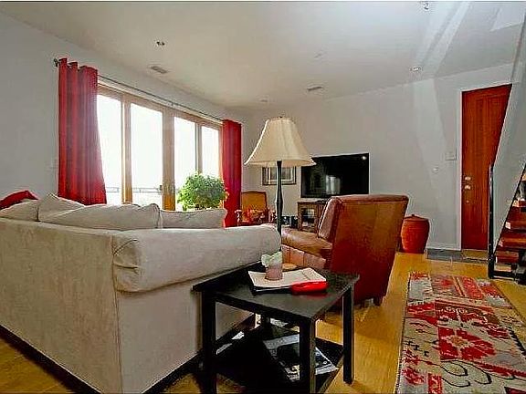 5th image of 1247 E Columbia Ave APT 13
