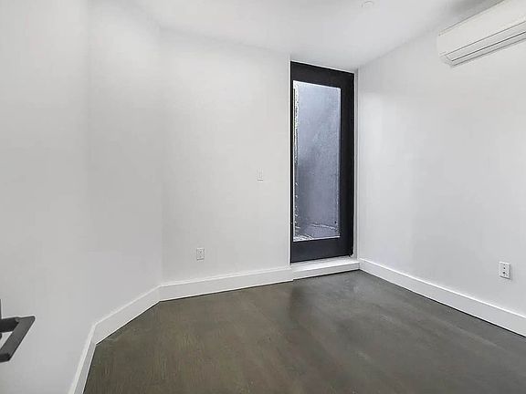 4th image of 763 Lexington Ave #1A