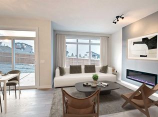 127 N Waterford Mnr, Chestermere, AB T1X2Z6