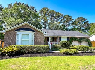 946 Law Ln, Mount Pleasant, SC 29464