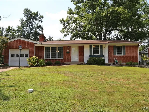 1201 Laven Del Ln, Saint Louis, MO 63122