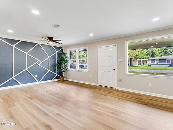 2nd image of 2343 Ledoux Cir