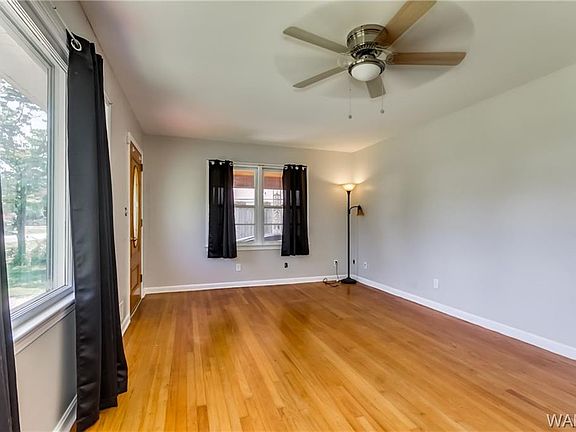 3rd image of 313 30th St E