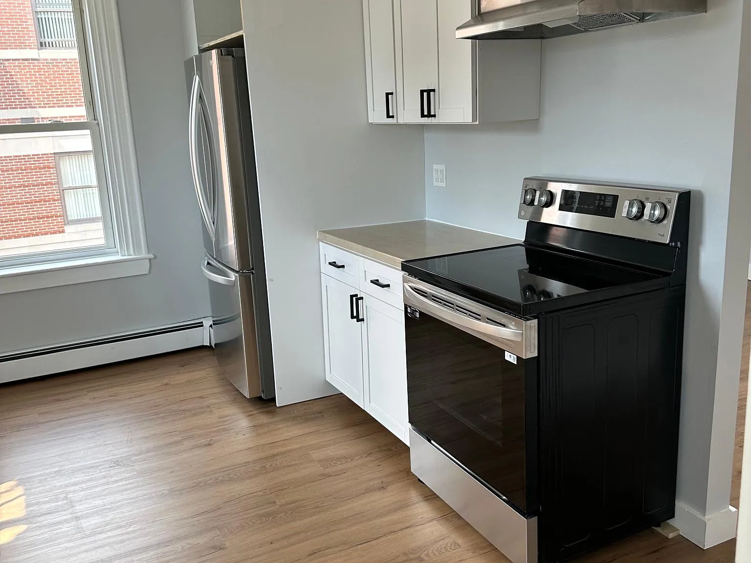 2 bed, 750 sqft, $2,350 — Photo 1