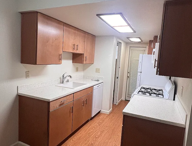 712 F St — Photo 1