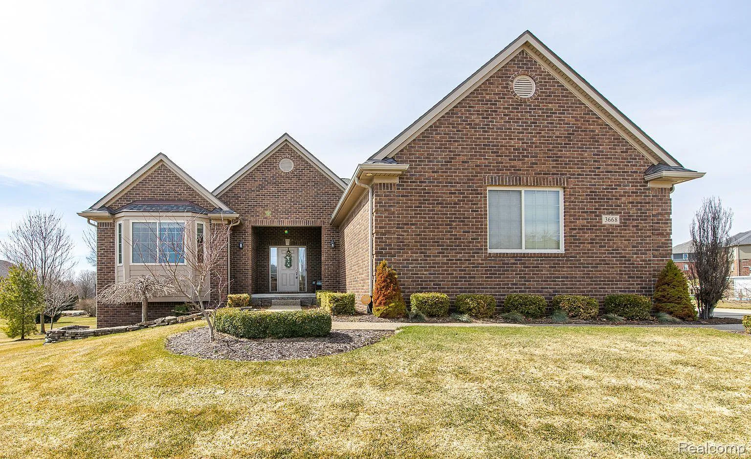 3668 High View Dr photo 1
