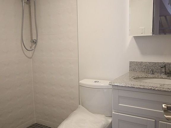4th image of 126 W 82nd St APT 3
