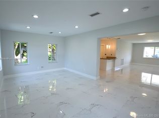 9040 SW 48th Ter, Miami, FL 33165