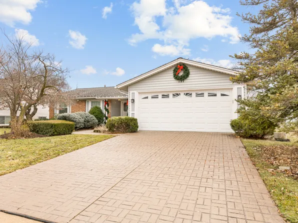 197 Smethwick Ln, Elk Grove Village, IL 60007