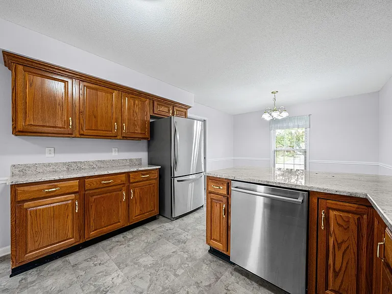 1115 Thornberry Dr — Photo 12