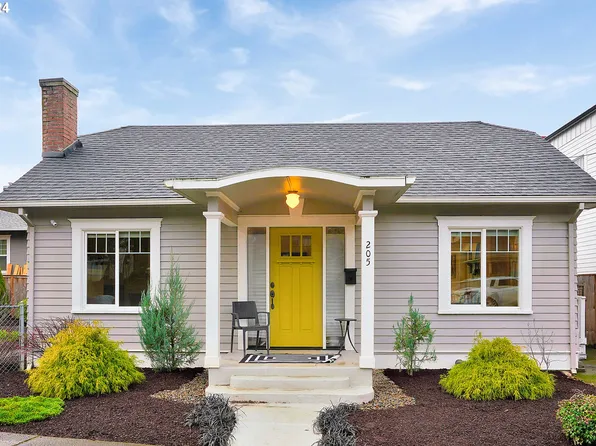 205 Mill St, Silverton, OR 97381