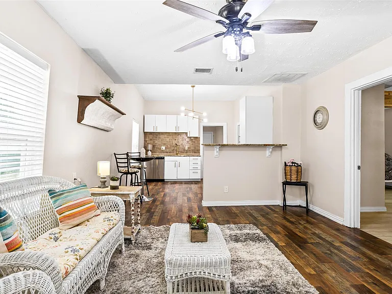614 Rice St — Photo 15