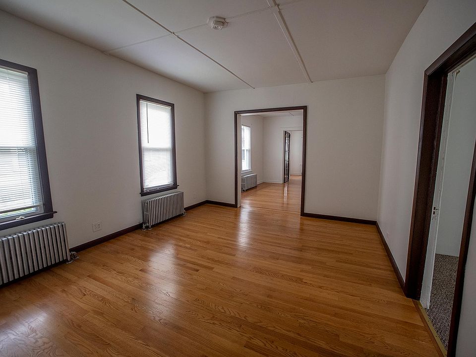 1st image of 78 Walnut St APT 1