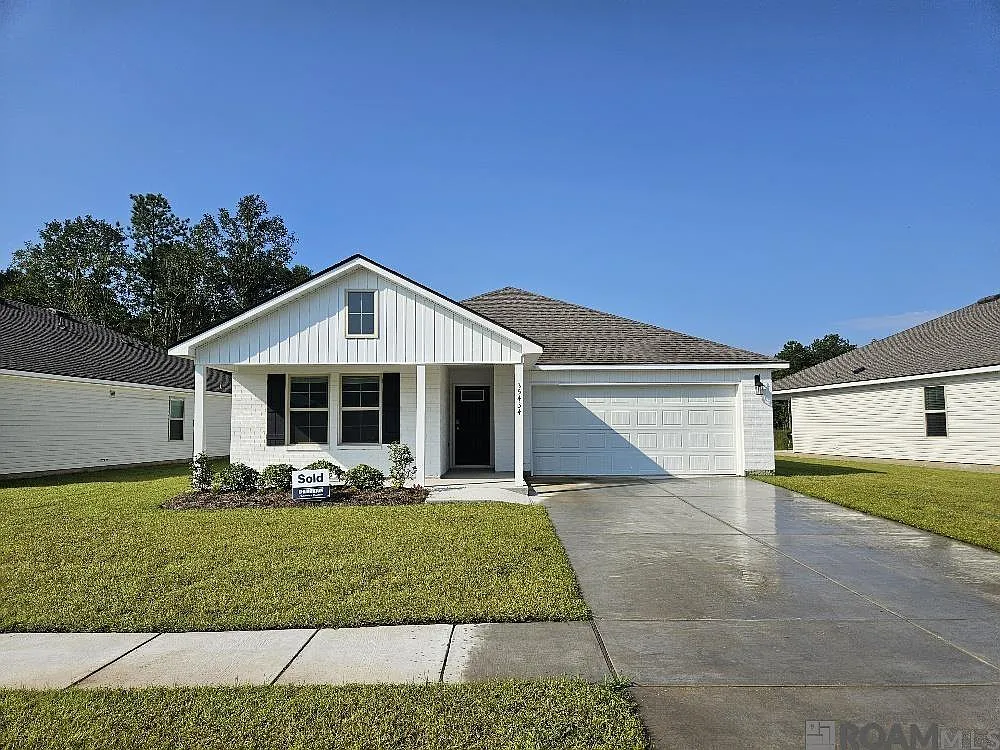 4 bed, 1819 sqft, $1,950 — Photo 1
