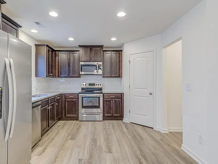 2820 Killian Ct — Photo 7
