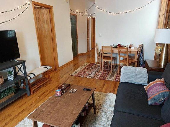 3rd image of 2048 N Western Ave APT 3
