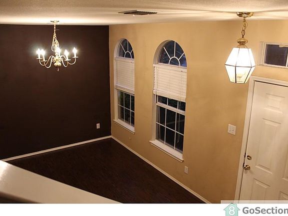 5th image of 2301 Basswood Dr
