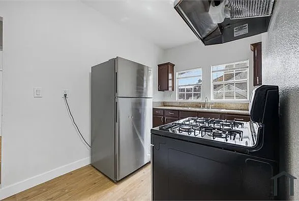 4222 1/2 Wall St — Photo 7
