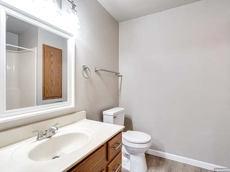 432 N Peters Ave — Photo 8
