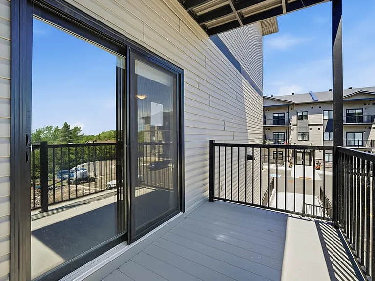 2380 Cleroux Cres #214 — Photo 7