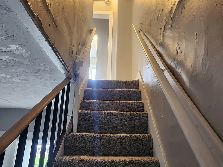 320 Wallace St — Photo 24