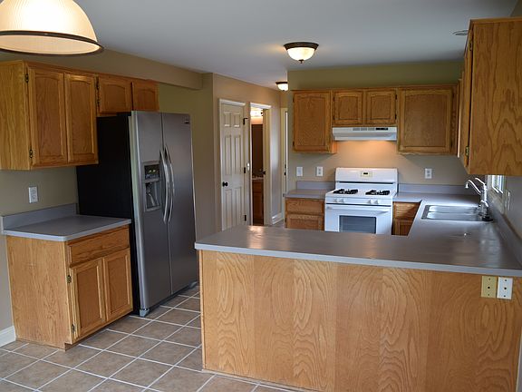 3rd image of 34036 Cherry Hill Ln