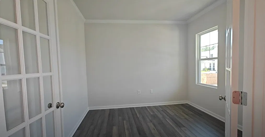 5 bed, 2500 sqft, $2,150 — Photo 3