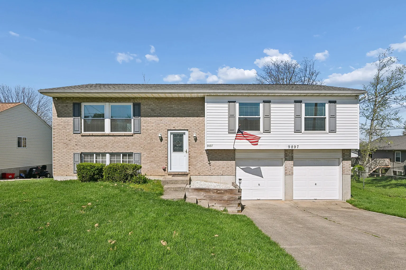 9897 Flagstone Dr photo 1