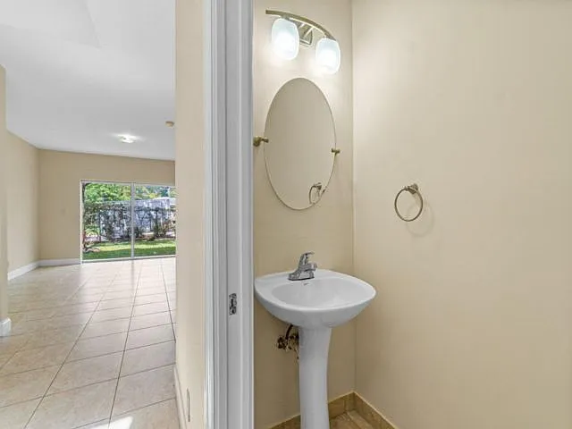 809 Talia Cir E — Photo 10