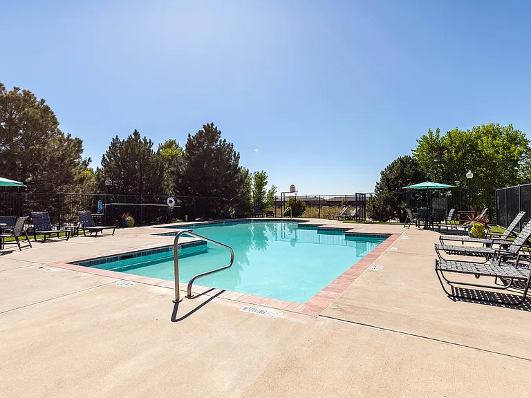 Sterling Park Apartments — Photo 8