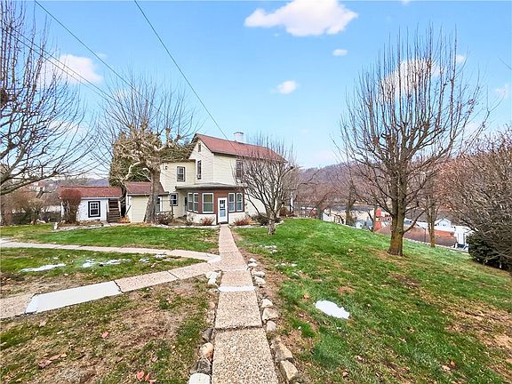3rd image of 136 1/2 Chess St