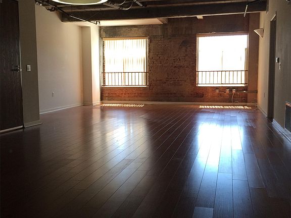 3rd image of 711 S Olive St APT 202