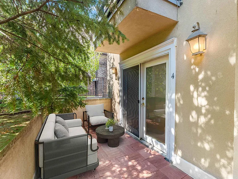 135 Garden St #4 — Photo 1
