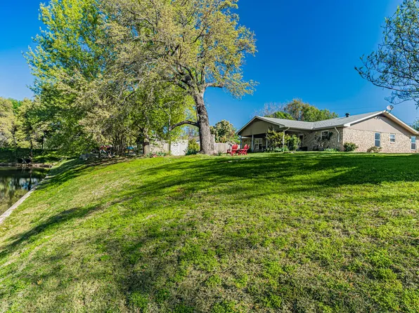 207 Granada Calle St, Granbury, TX 76049
