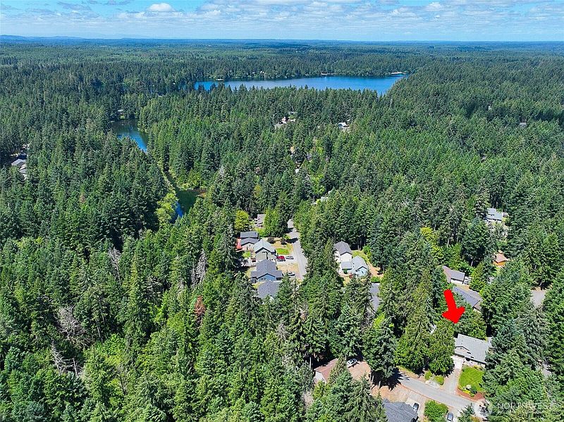 3rd image of 18840 Rampart Drive SE