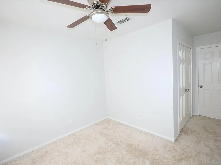 3229 Continental Dr — Photo 16