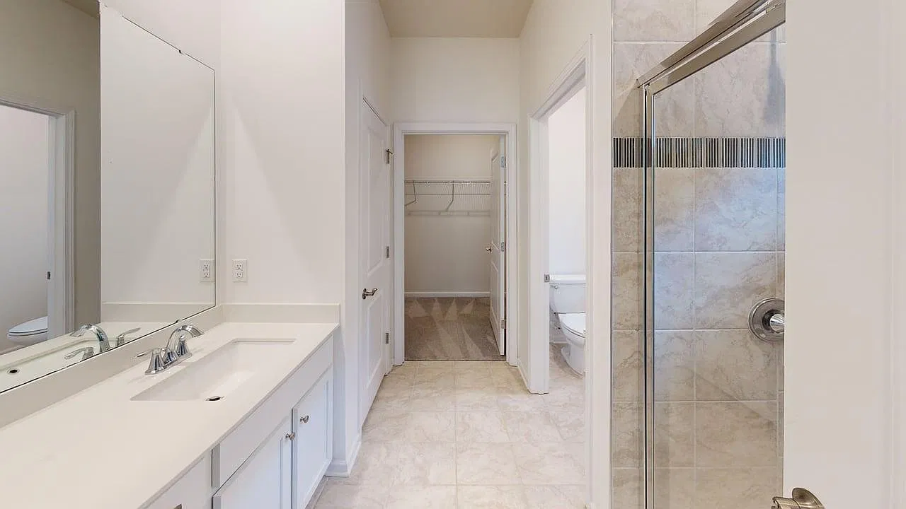 3 bed, 1592 sqft, $2,100 — Photo 2