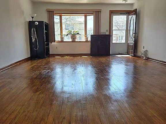 3rd image of 527 Naughton Ave