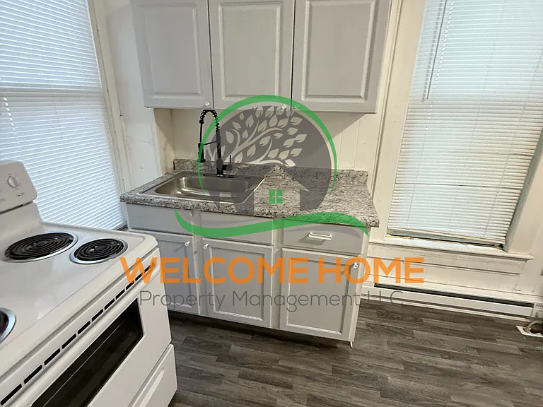 1902 Salem St — Photo 10