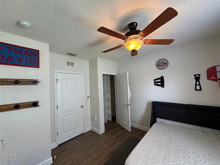 5746 Marsh Landing Dr — Photo 13