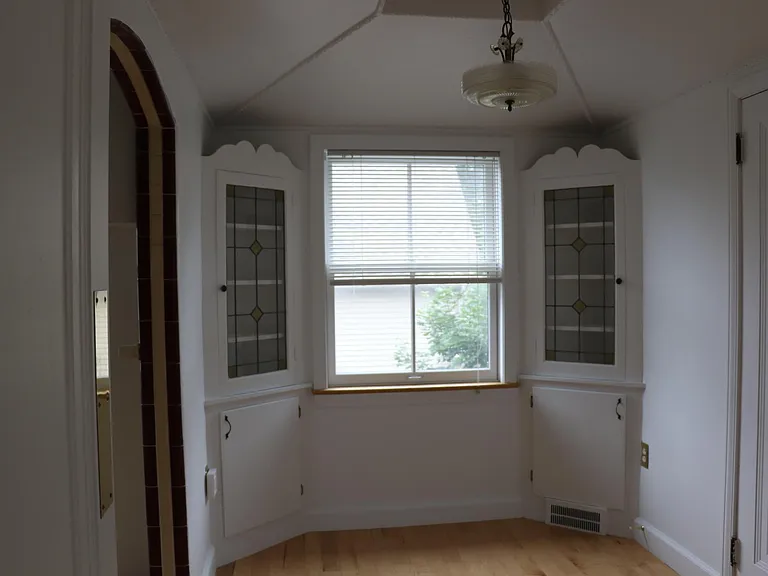 221 Green Ave #2 — Photo 5